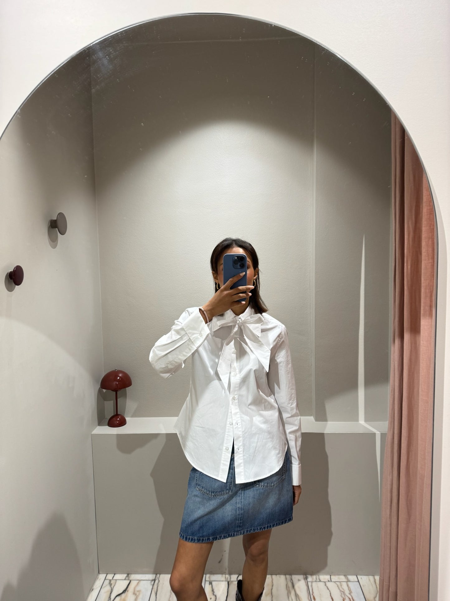 Remain Fitted Shirt With Tie