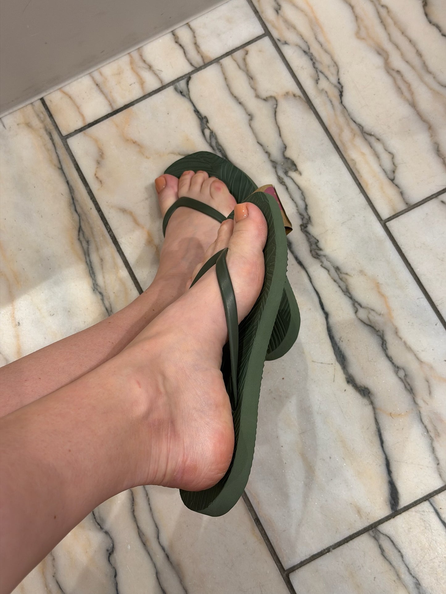 Sleepers Tapered Flip Fops Green