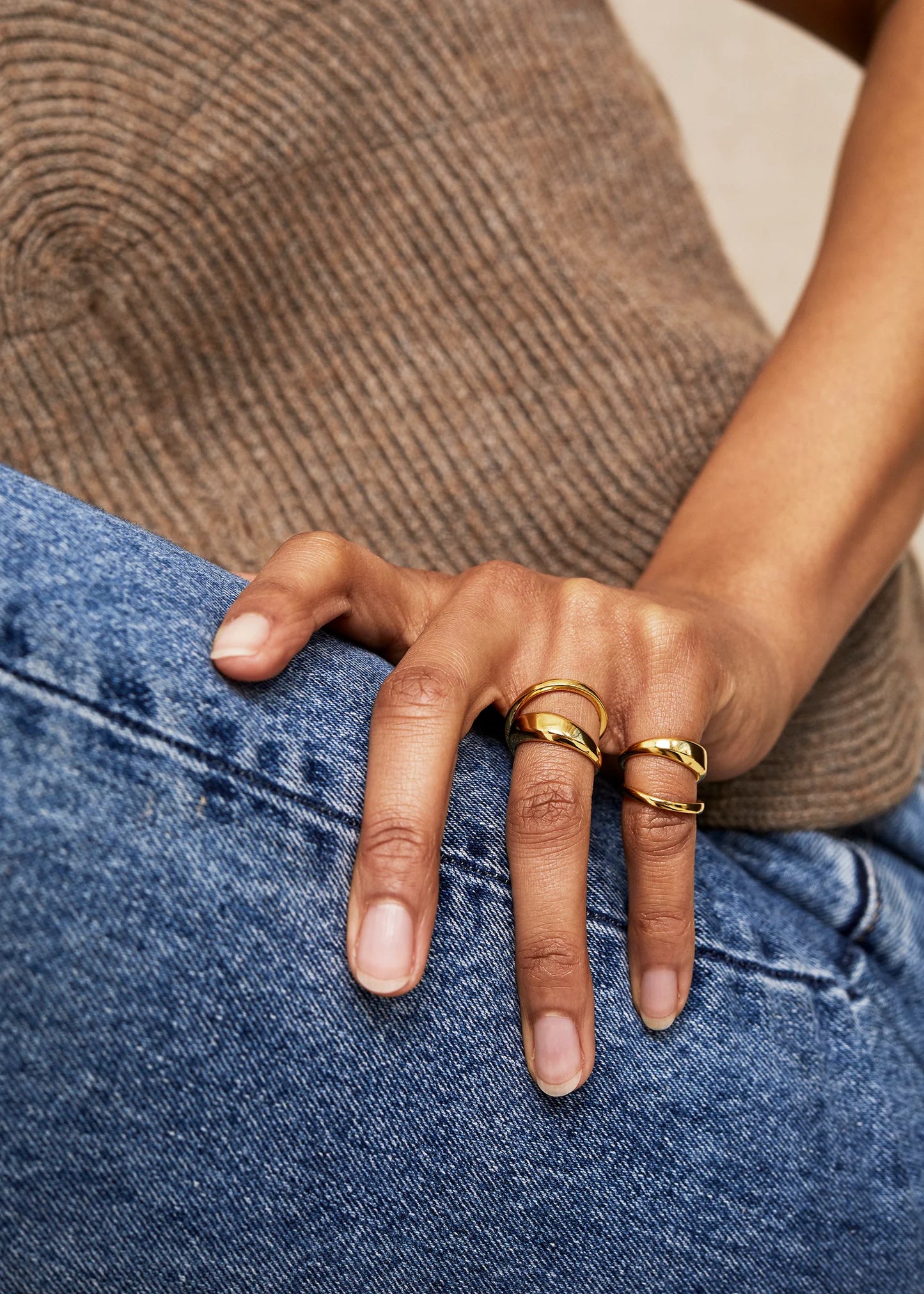 Trine Tuxen LOOP RING · GOLDPLATED