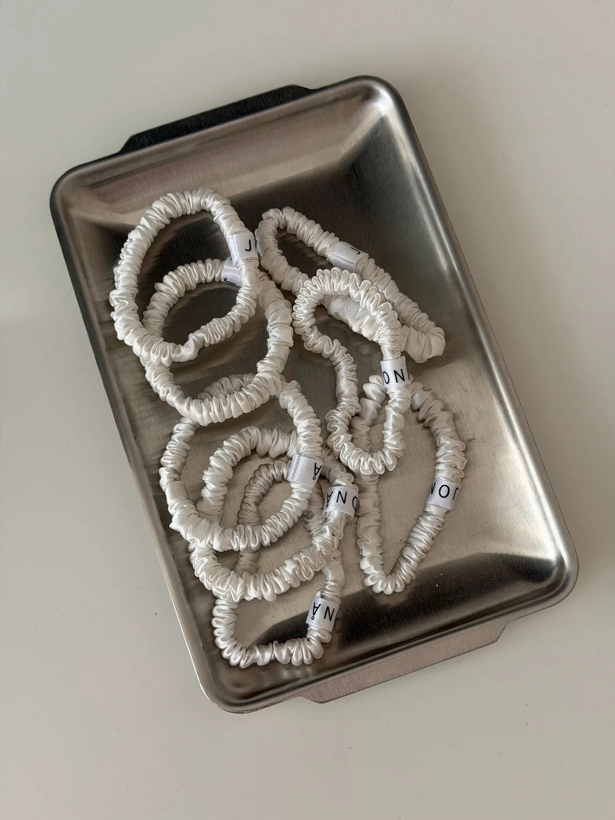 Essential Silk Scrunchies White
