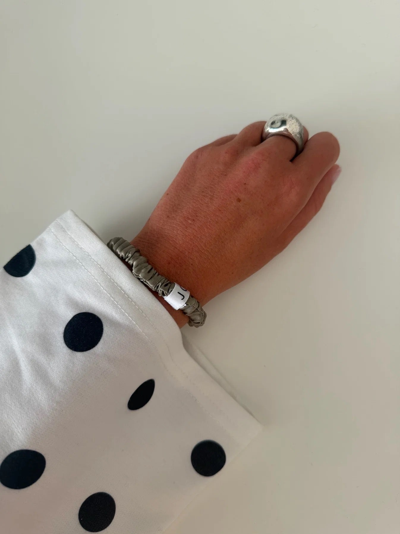 Essential Silk Scrunchies Khaki
