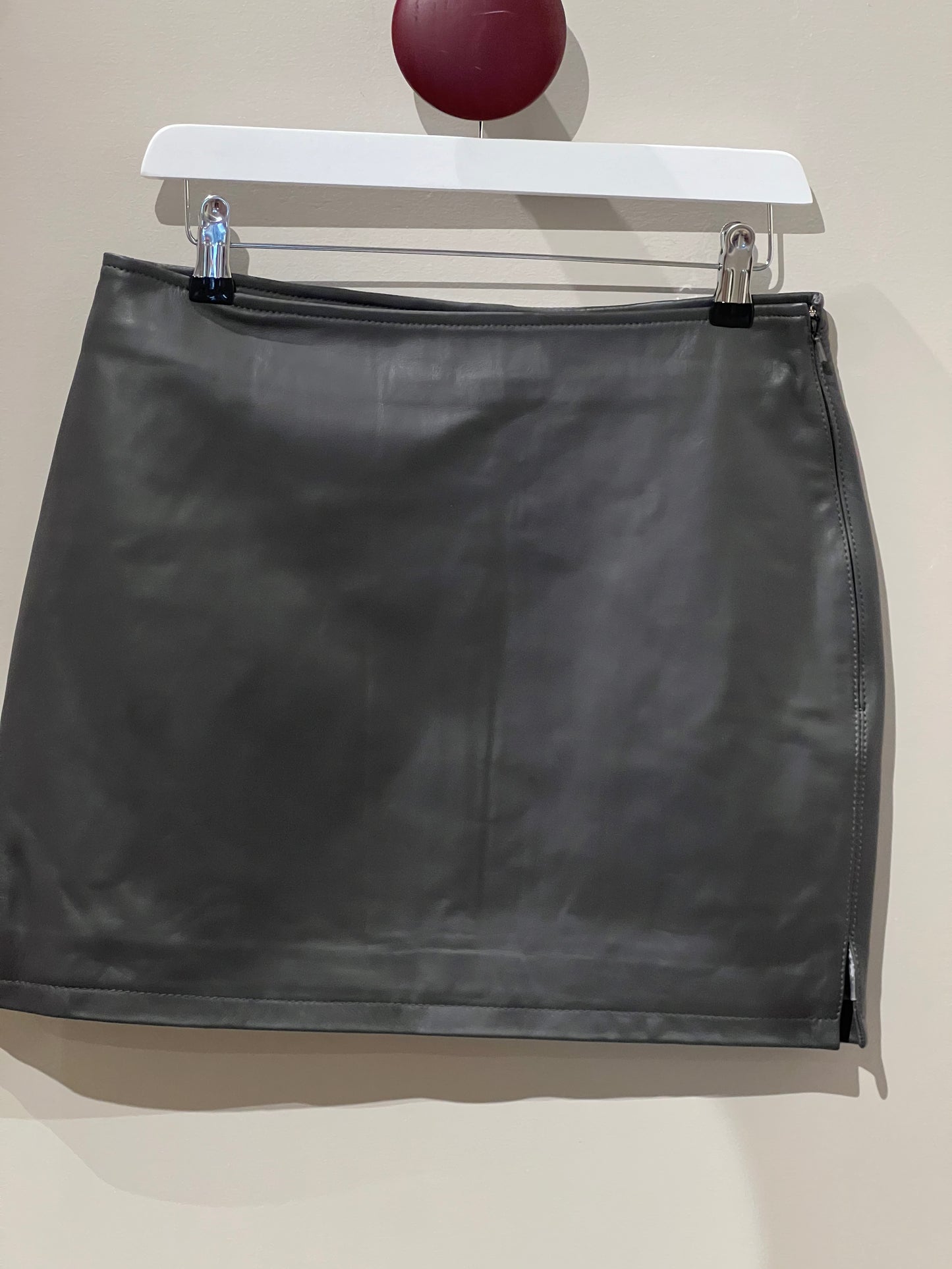 Oval Square Deep Leather Skirt