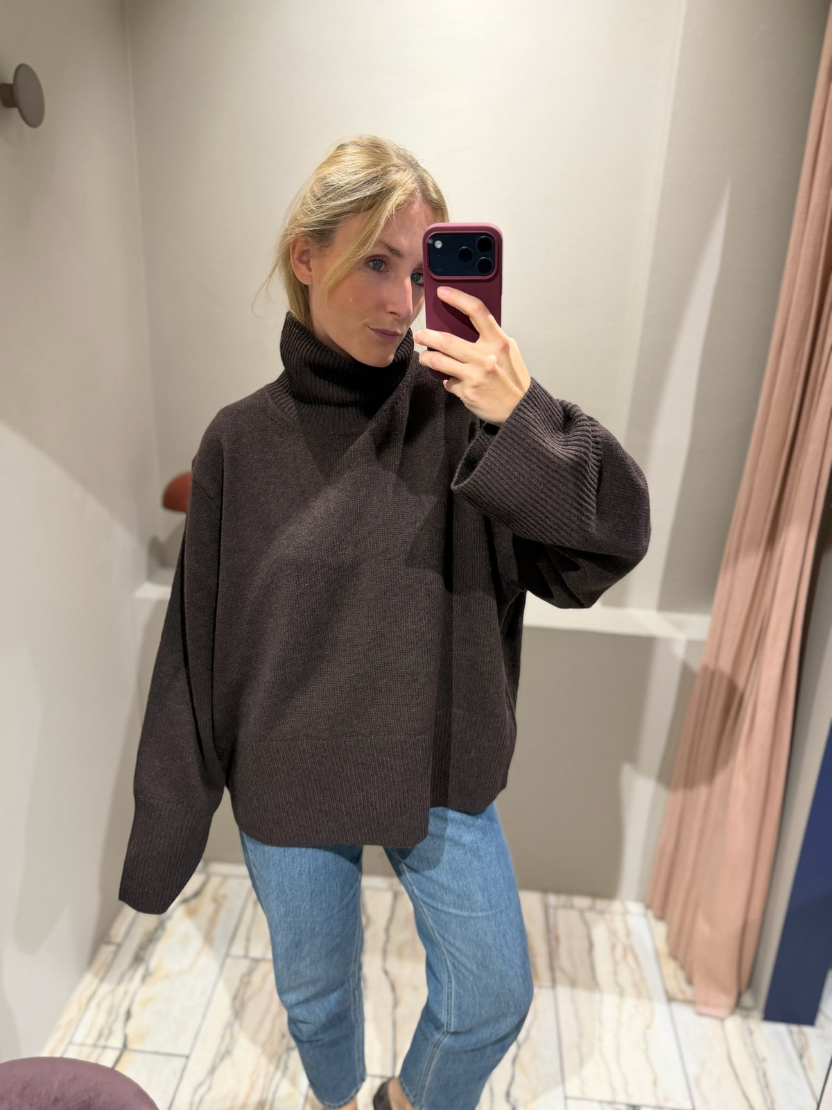 Alpha Pullover