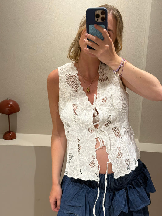 Neo Noir Alboa Embroidery Top