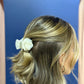 SUI AVA Rose Hairclip mittel White
