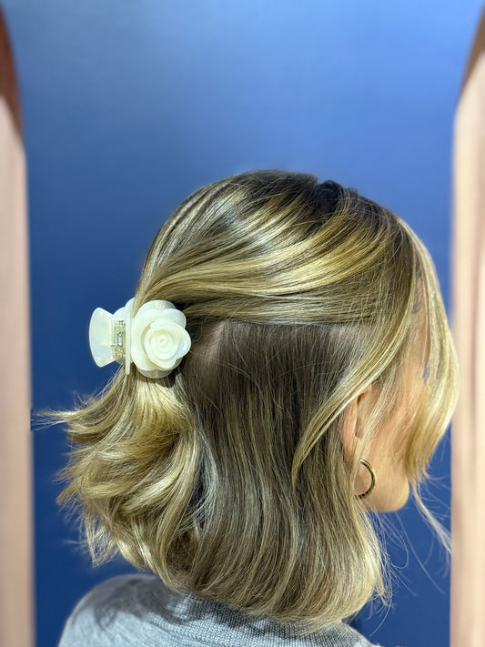 SUI AVA Rose Hairclip mittel White