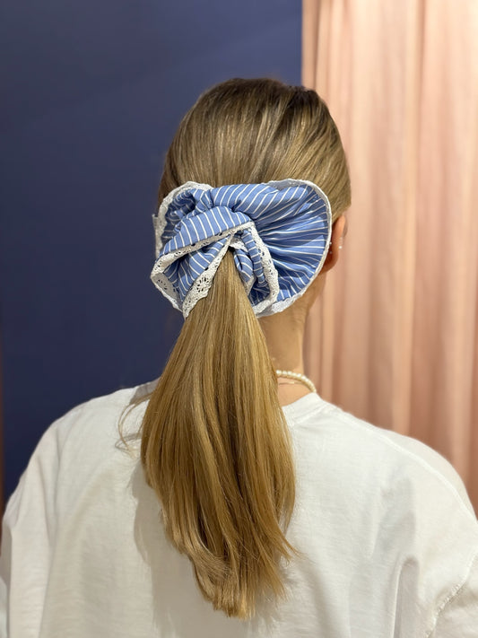 Sui Ava Blueberry Lace Scrunchie