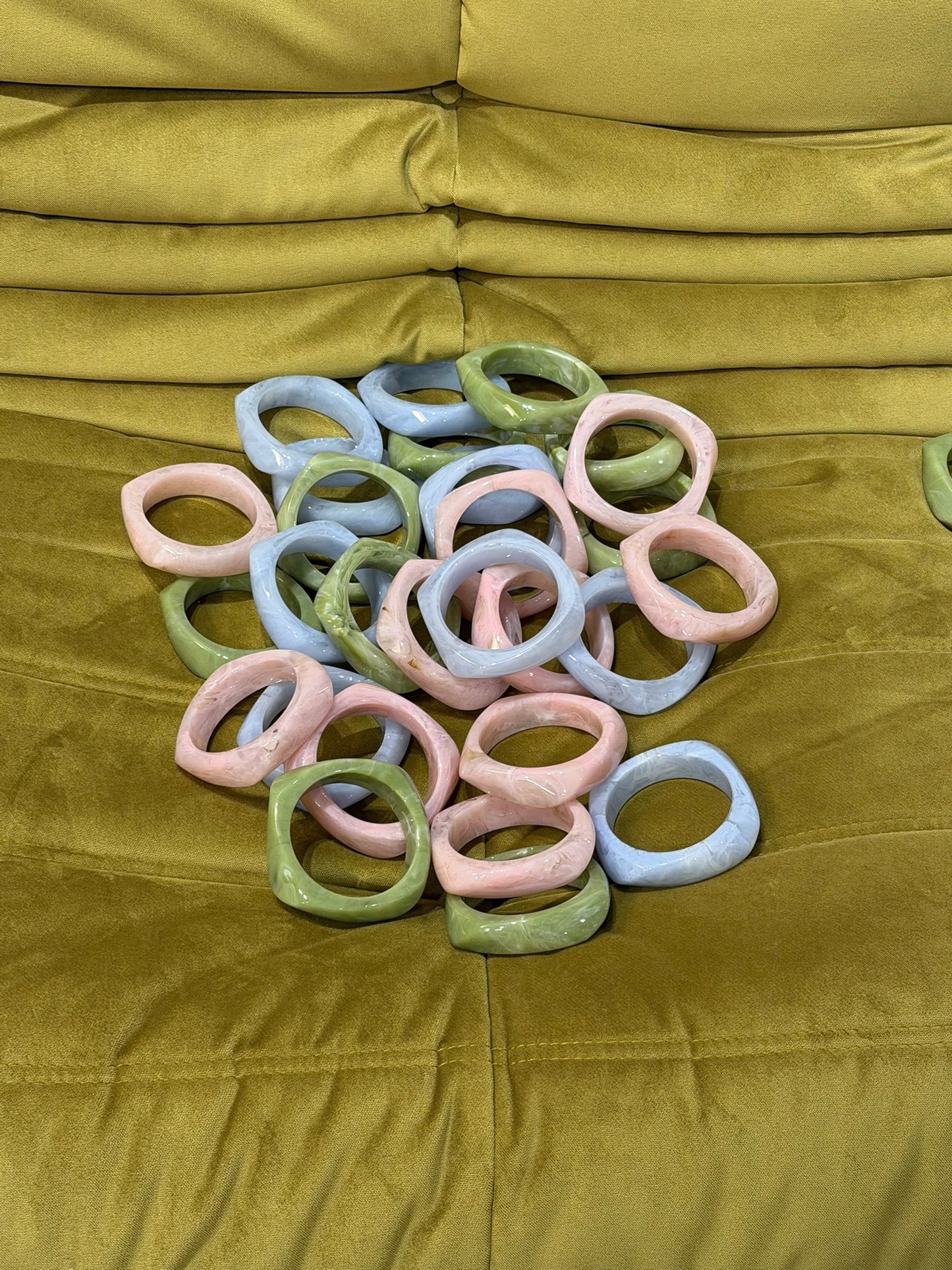 Sui Ava Chunky Bangle Pink Marble