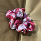 Rotes g-Scrunchie
