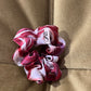 Rotes g-Scrunchie